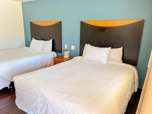 Town and Country Inn image 23