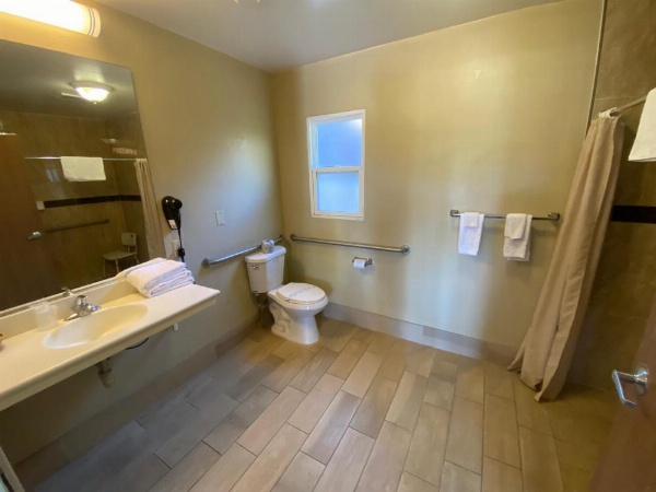 Town and Country Inn image 65