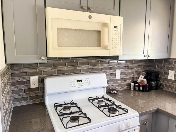 Town and Country Inn image 80